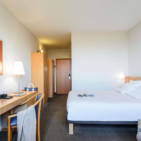 Novotel Torino Corso Giulio Cesare Екстериор снимка