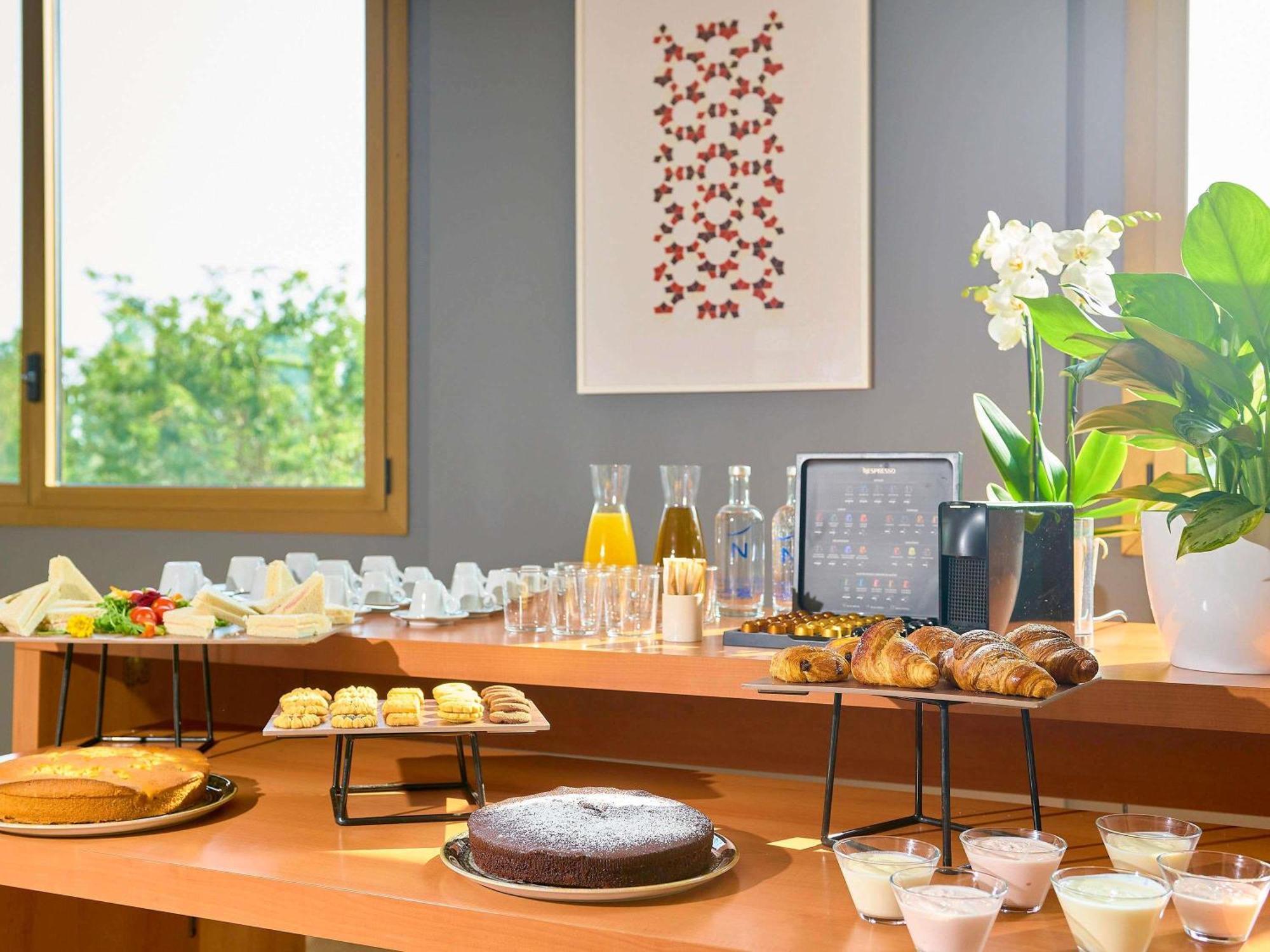 Novotel Torino Corso Giulio Cesare Екстериор снимка