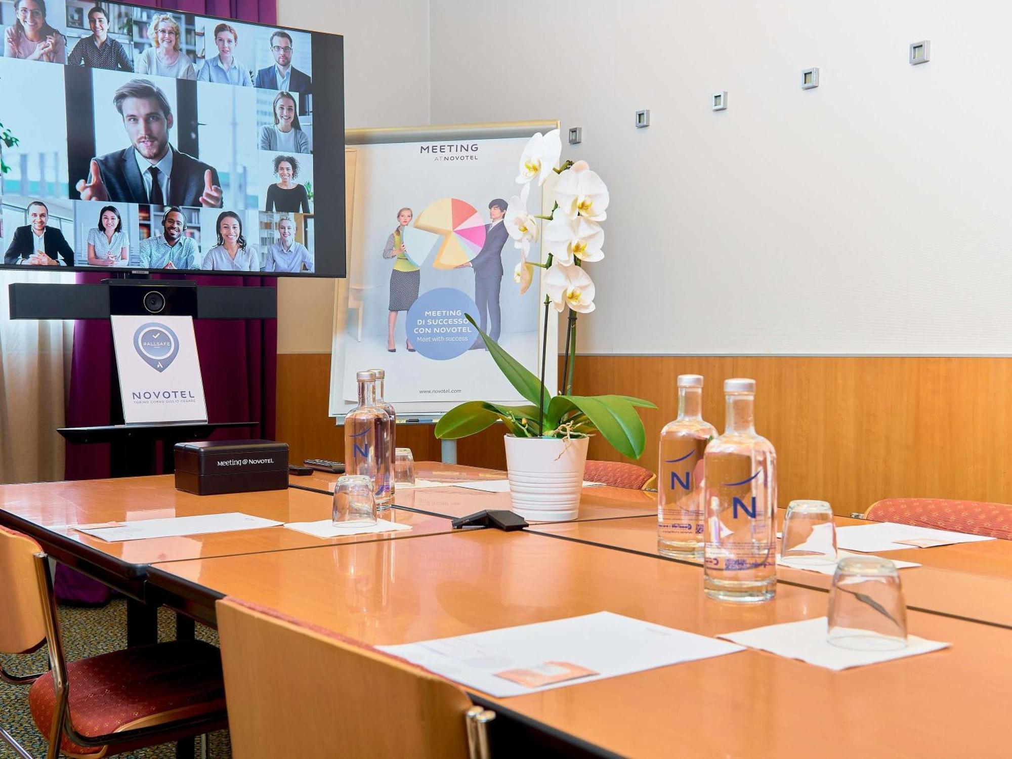 Novotel Torino Corso Giulio Cesare Екстериор снимка