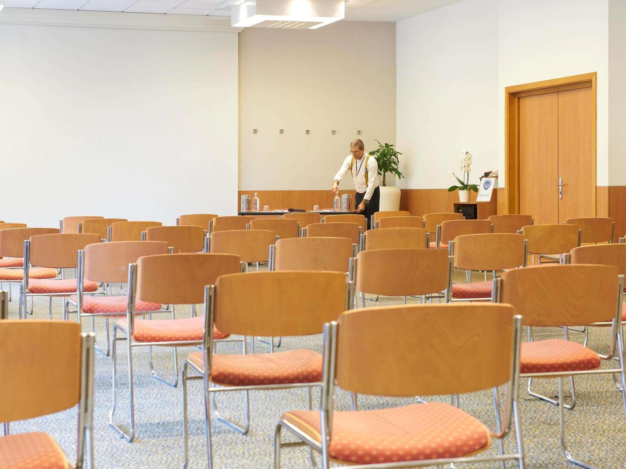 Novotel Torino Corso Giulio Cesare Екстериор снимка