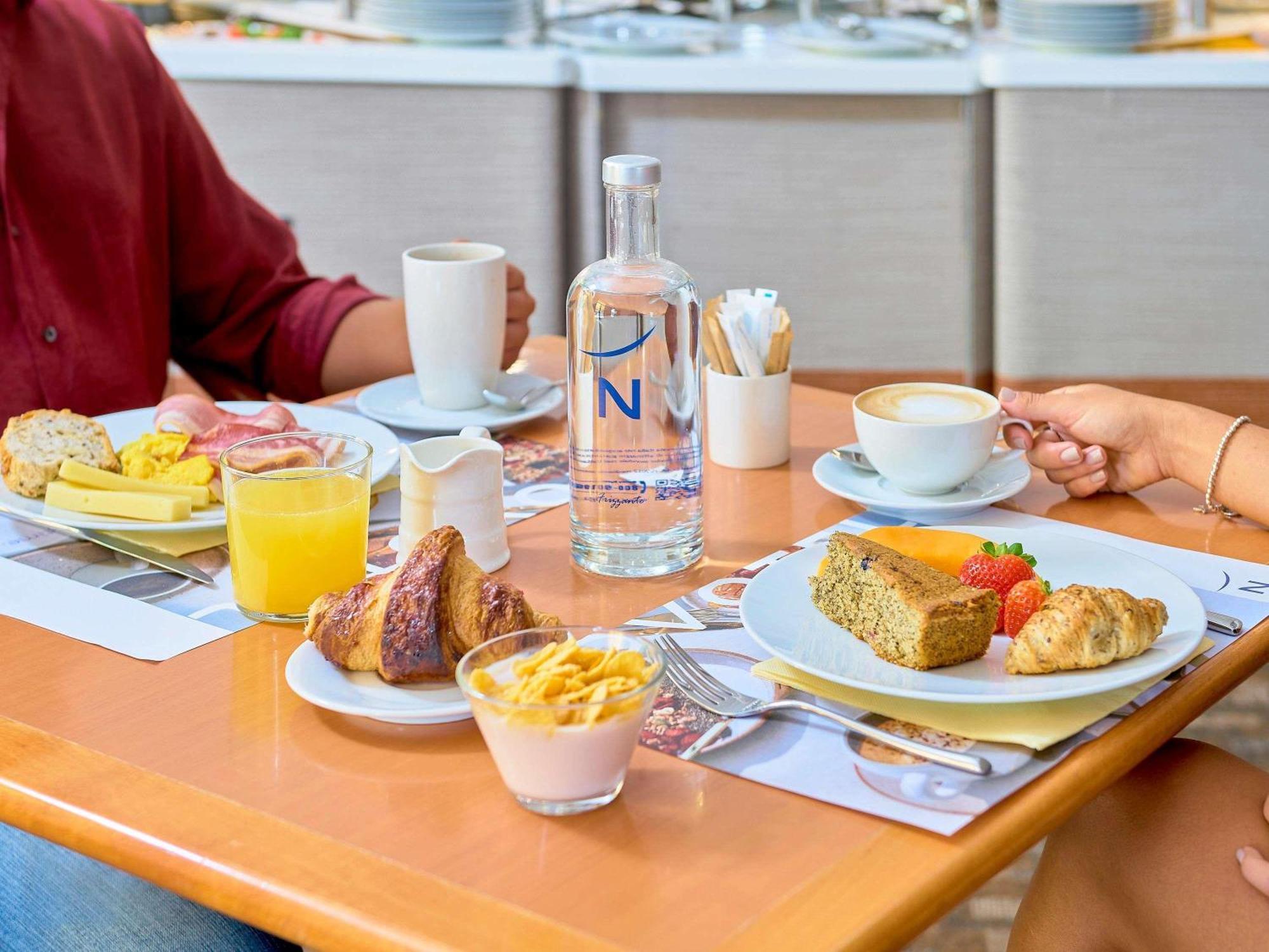 Novotel Torino Corso Giulio Cesare Екстериор снимка
