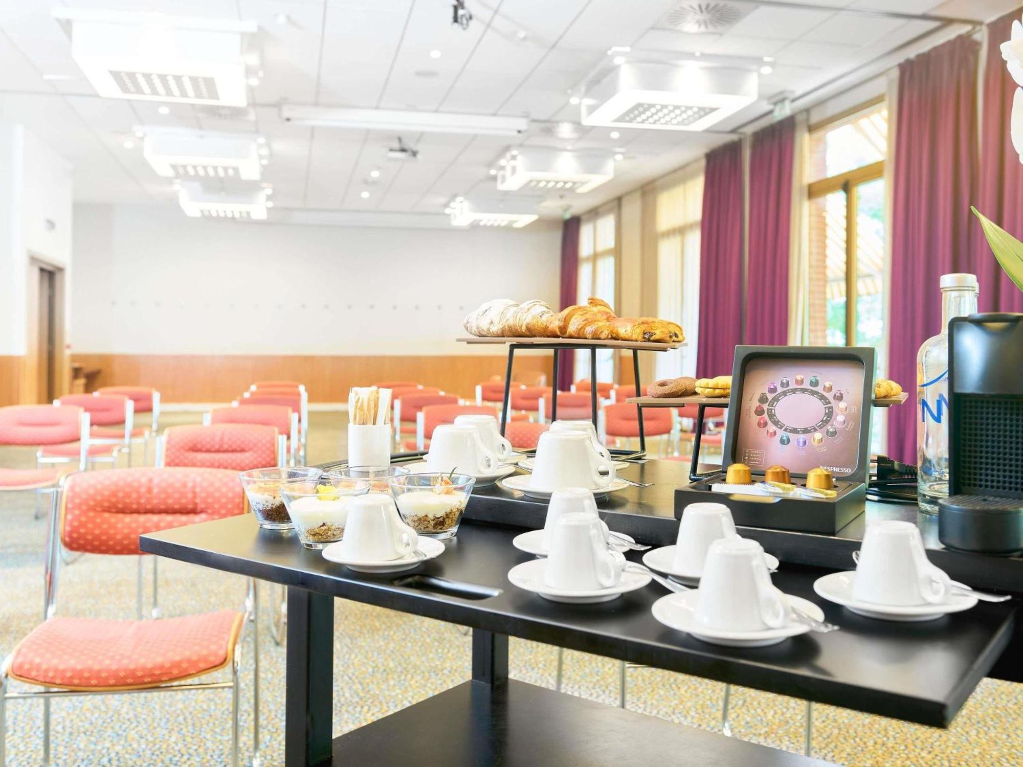 Novotel Torino Corso Giulio Cesare Екстериор снимка
