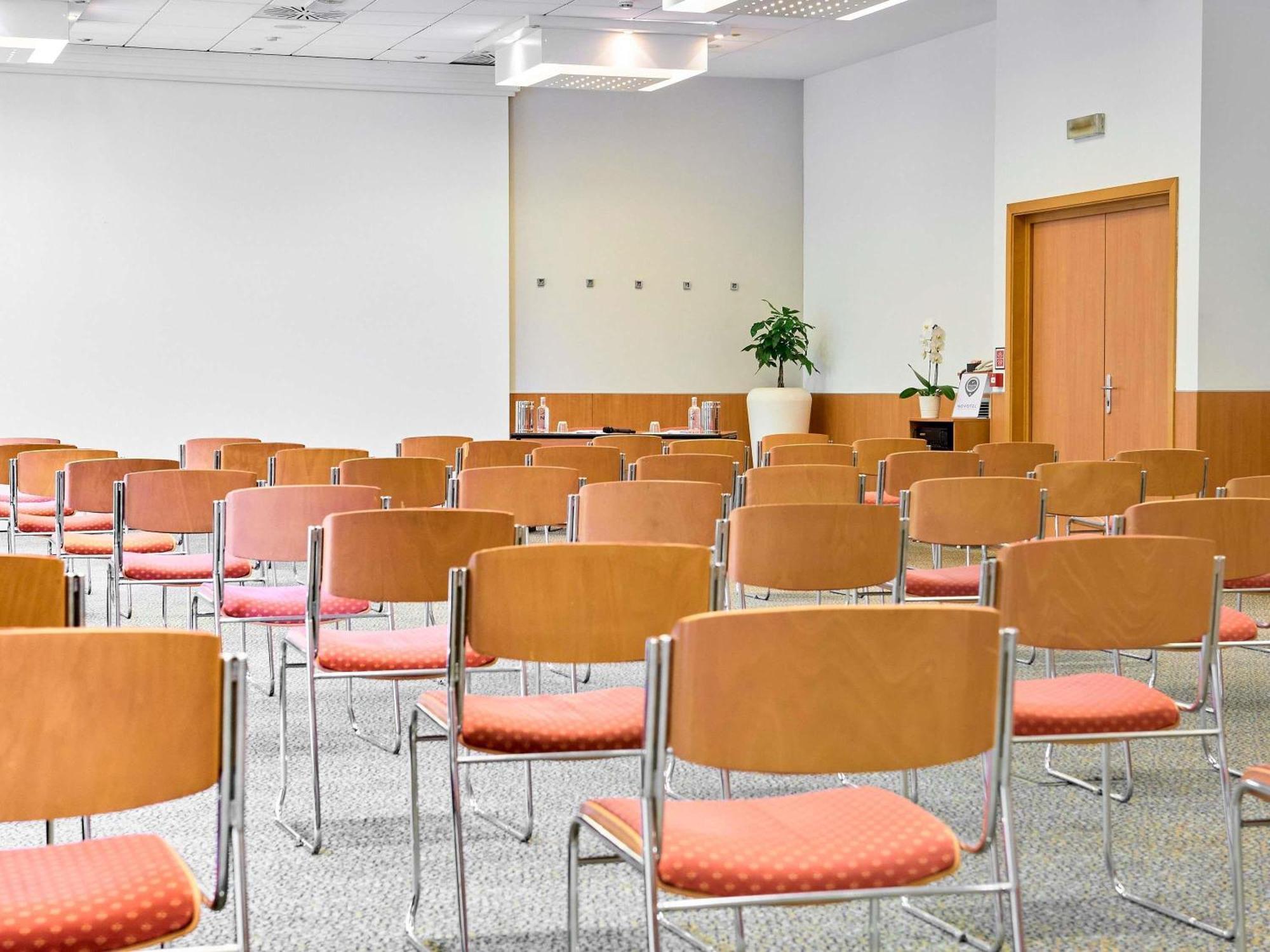 Novotel Torino Corso Giulio Cesare Екстериор снимка