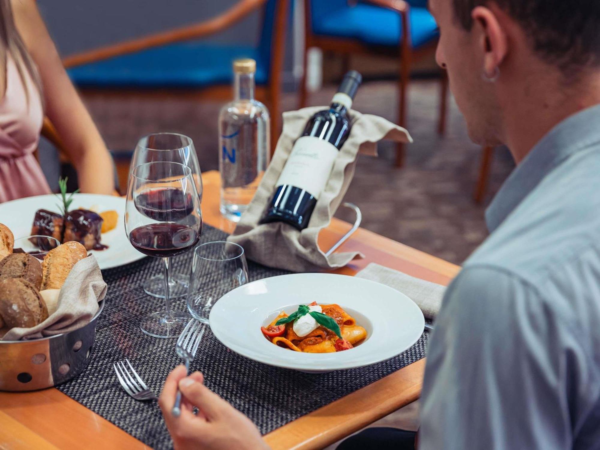 Novotel Torino Corso Giulio Cesare Екстериор снимка