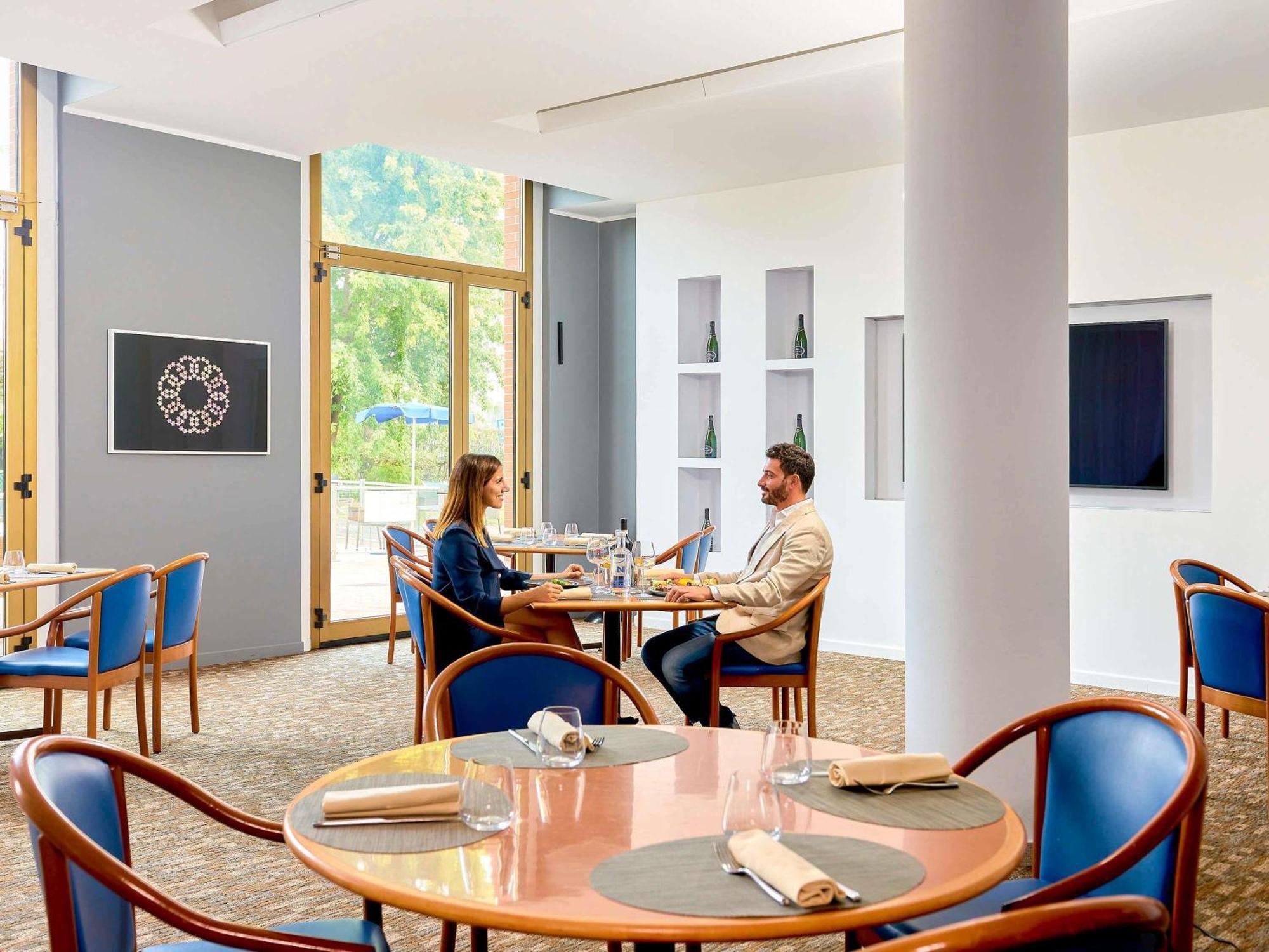 Novotel Torino Corso Giulio Cesare Екстериор снимка